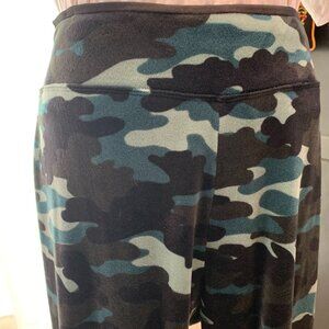 Cuddl Duds Camouflage Leggings - Black and Green